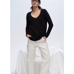 ATM Anthony Thomas Melillo

Long-Sleeve V-Neck Slub Tee Black Small